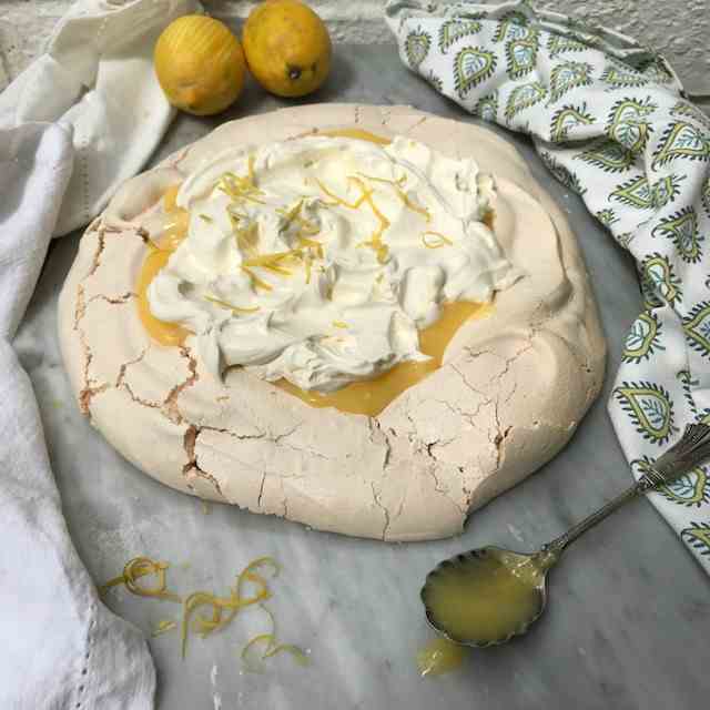 Lemon Pavlova