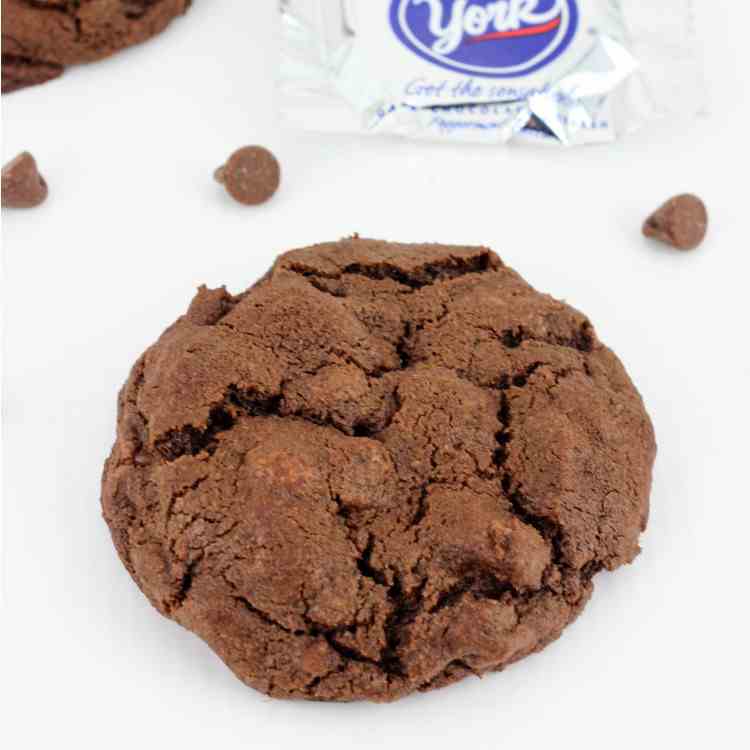 Peppermint Patty Stuffed Chocolate Cookies