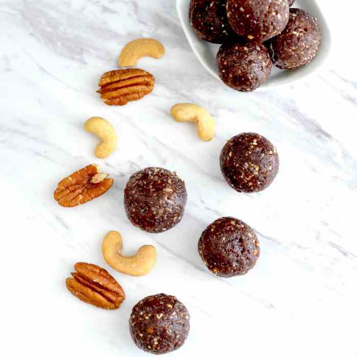 Paleo Chocolate Brownie Energy Bites