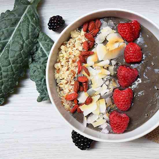 Blackberry Banana Smoothie Bowl