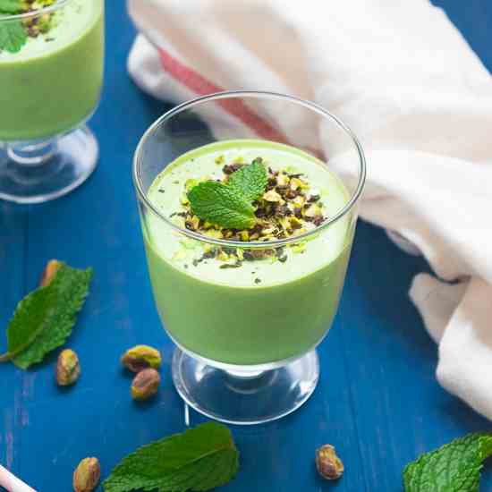 Pistachio Mint Ice Cream Smoothie