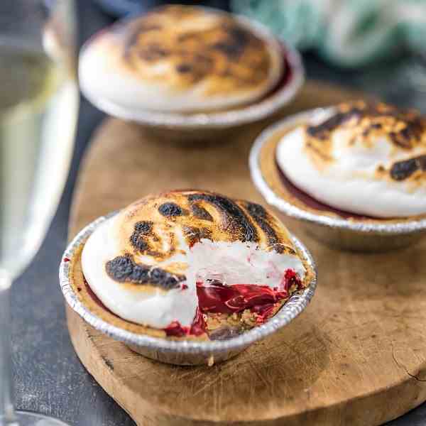 Mini Red Velvet S'more Tarts