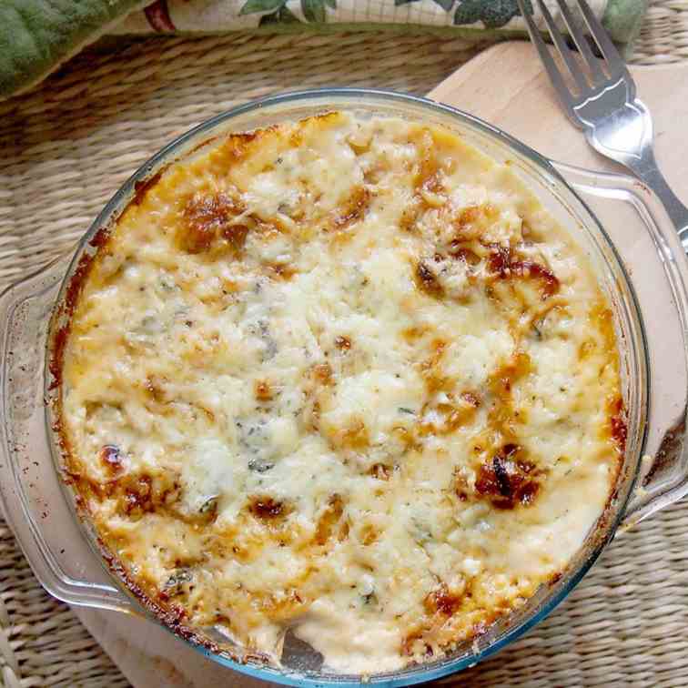 Cheesy potato gratin