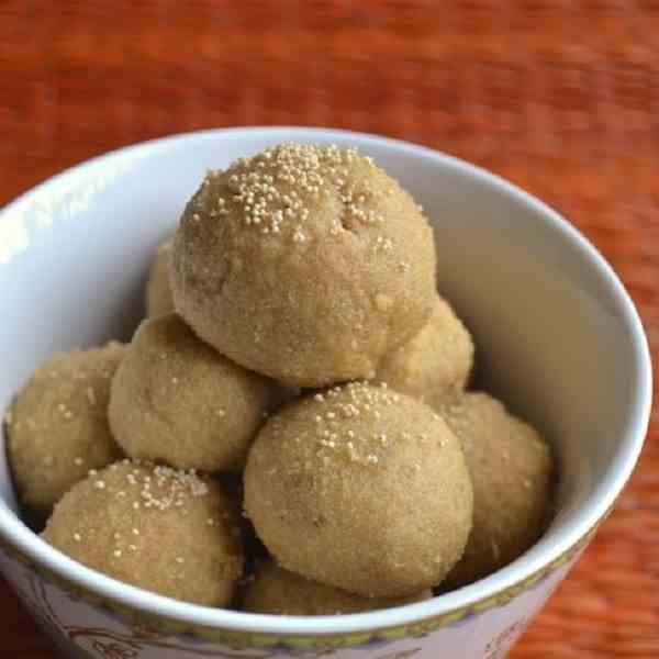 Godi laddoo - Wheat laddoo