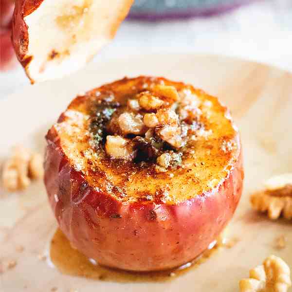 Stuffed Baked Apples with Walnuts