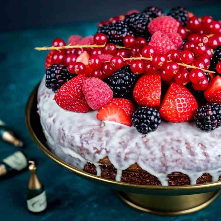 Chocolate Cake With Fresh Berries