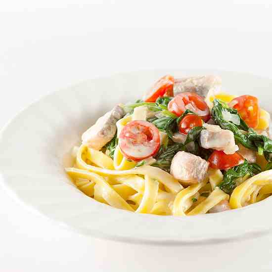 Creamy salmon and spinach tagliatelle