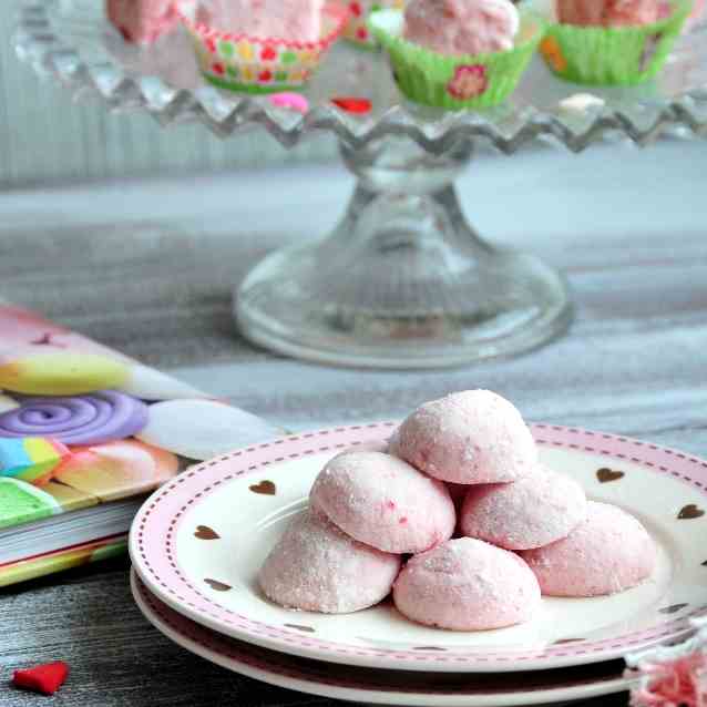 Homemade Strawberry Marshmallows