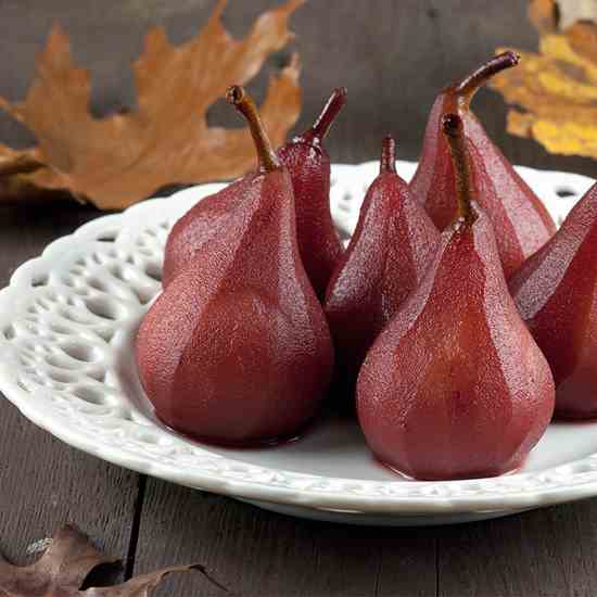 Poached pears in red wine and ginger