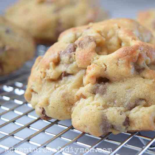 Giant Chocolate Chip Cookies