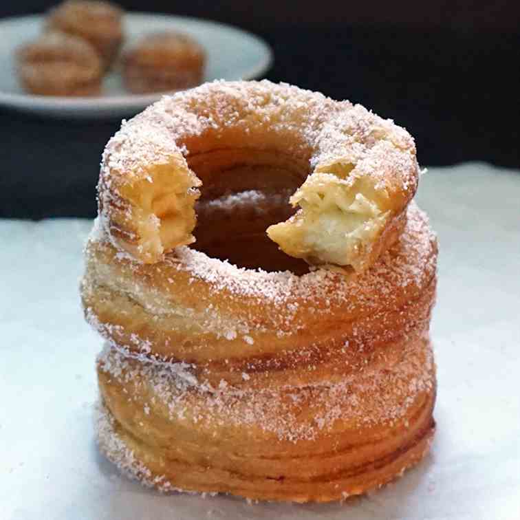 Puff pastry cronuts