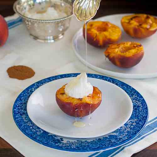Grilled Peaches with Honey and Cream