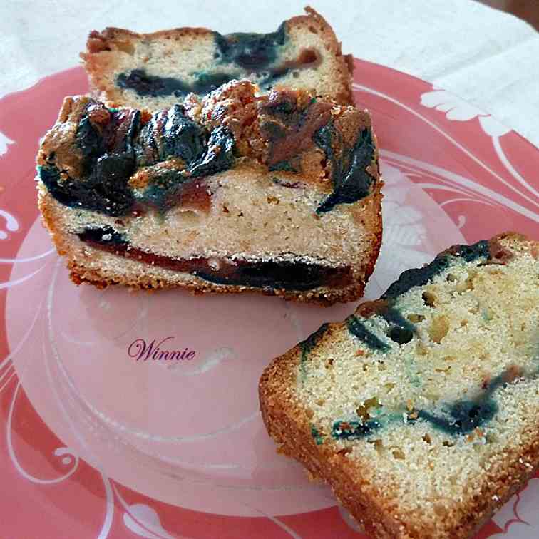 Pound cake with fruit purees