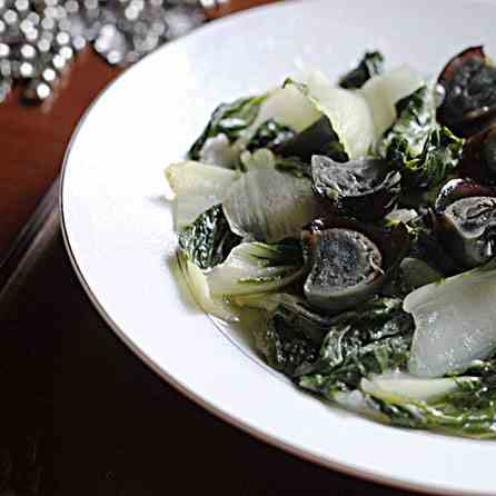 Stir fry Baby bok choy with quail century