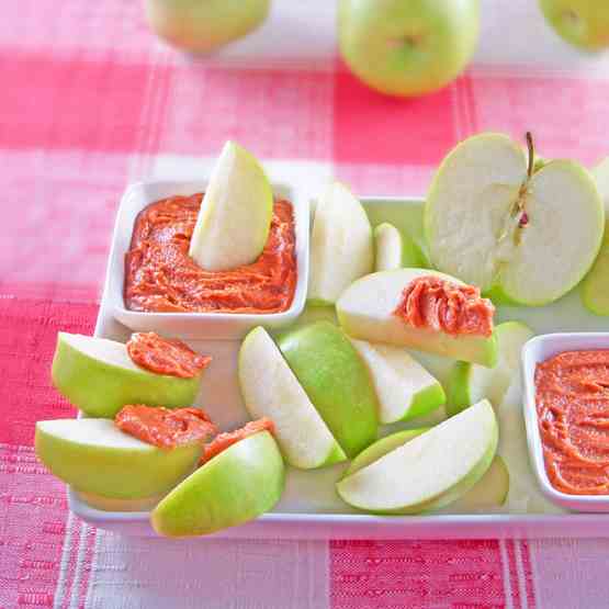Apple Slices with Peanut Butter Dip