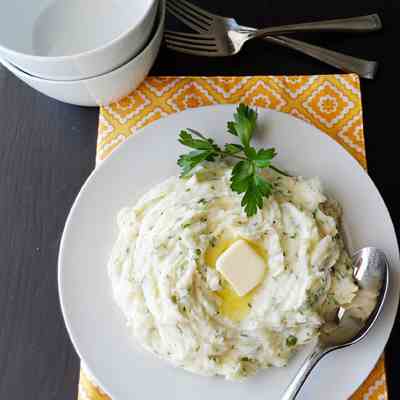 Creamy Mashed Potatoes with Parsley