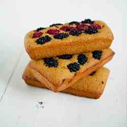 Small wild berries cakes