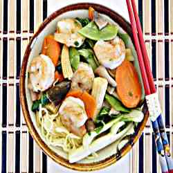 Braised seafood and vegetable noodles