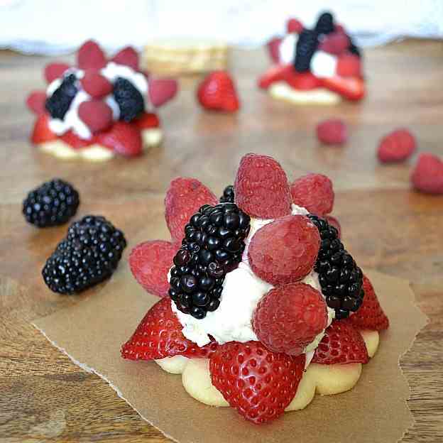 Berry Cream Tarts