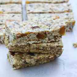 Pecan white chocolate maple granola bar