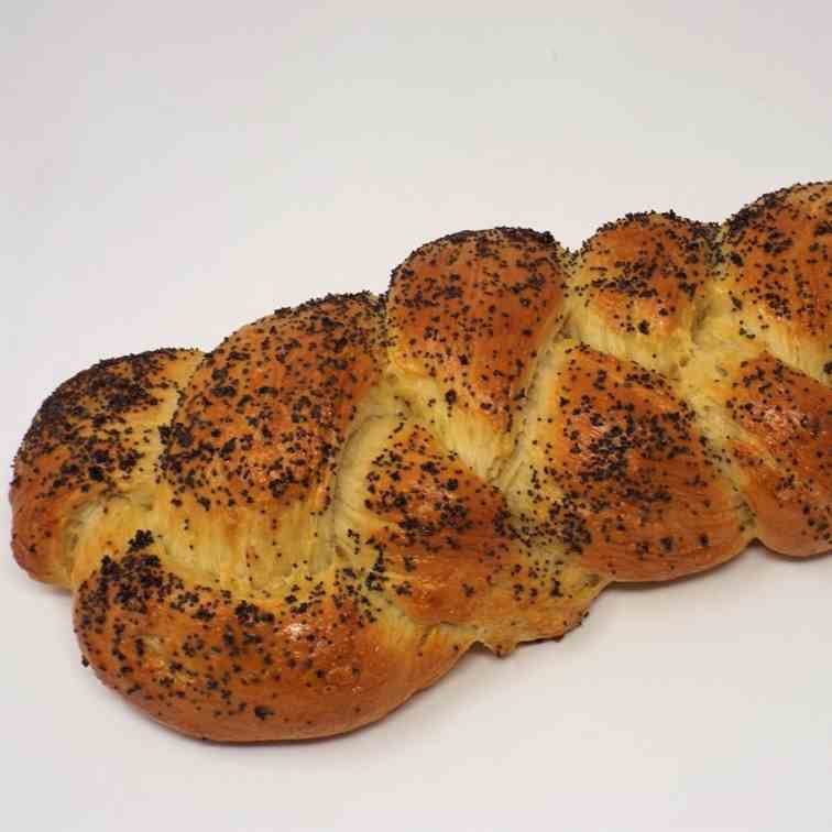 Poppy Seed Challah Bread