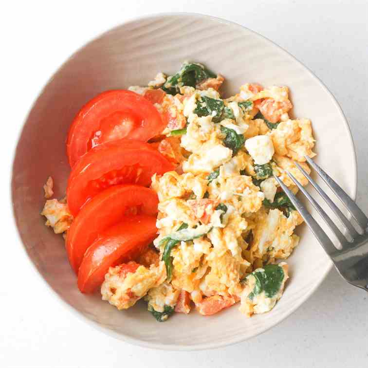 Mediterranean Scrambled Eggs with Spinach,