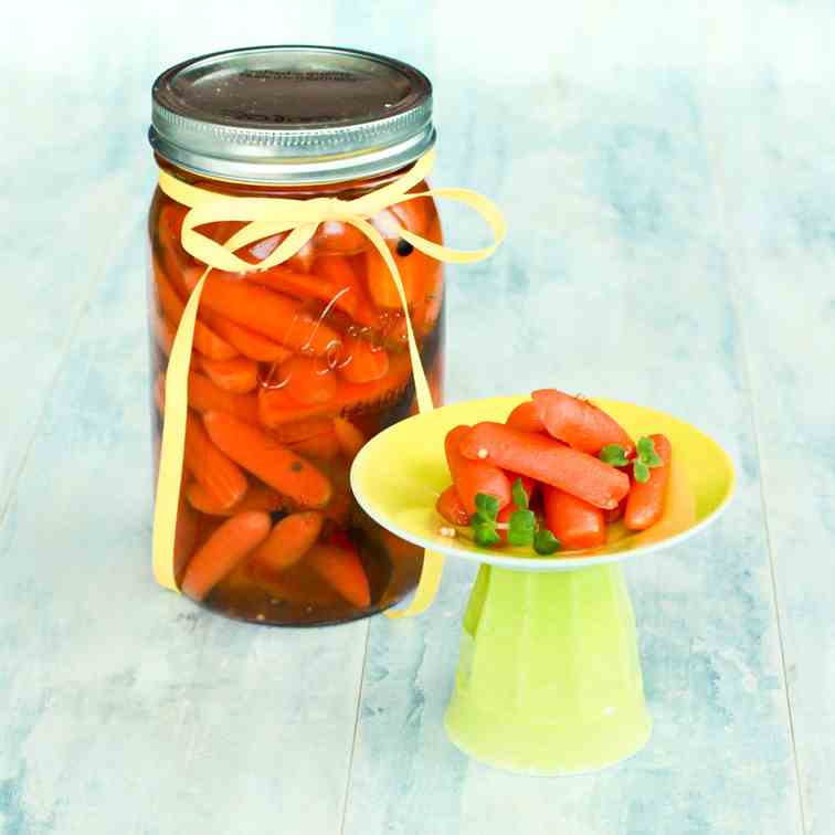 Spicy pickled carrots