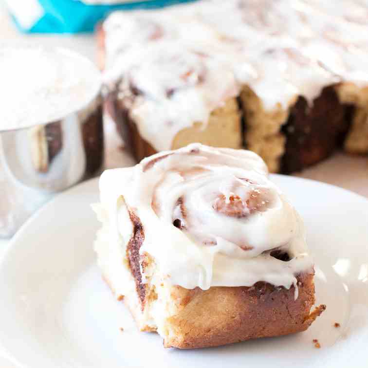 Egg Nog Cinnamon Rolls 