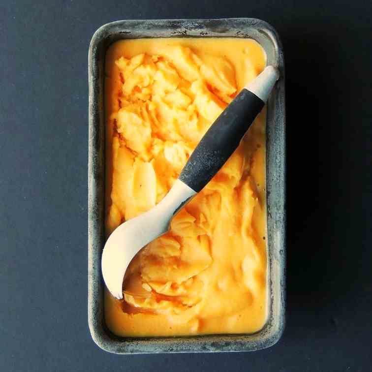Easy No Churn Peach Frozen Yogurt