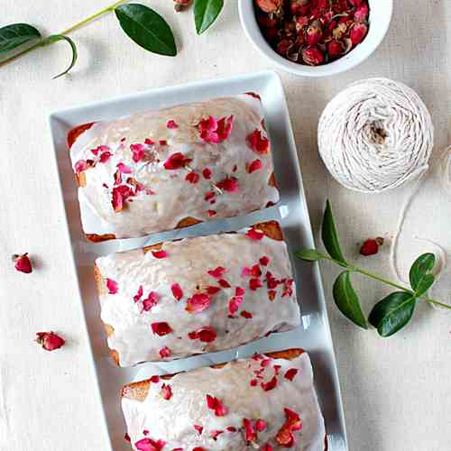 Earl grey teacake with lemon glaze