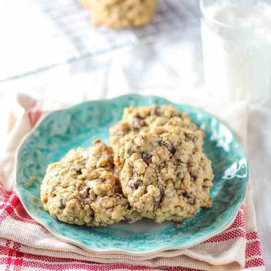 Choc. Chip Walnut Oatmeal Cookie