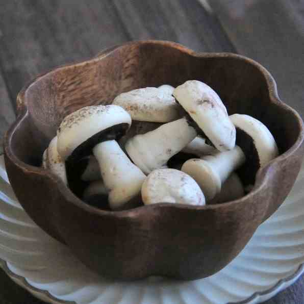 Vanilla Meringue Mushrooms