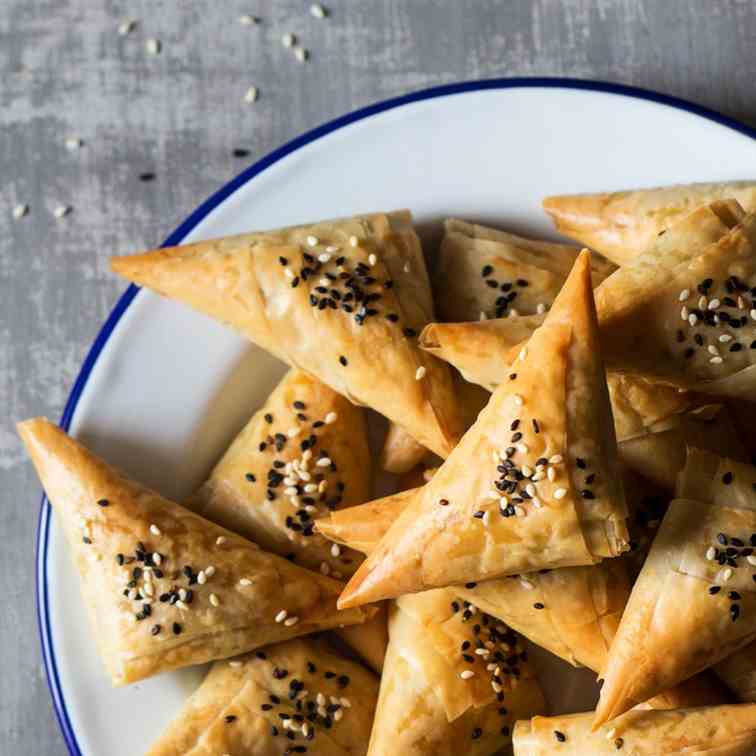 Vegan spanakopita triangles