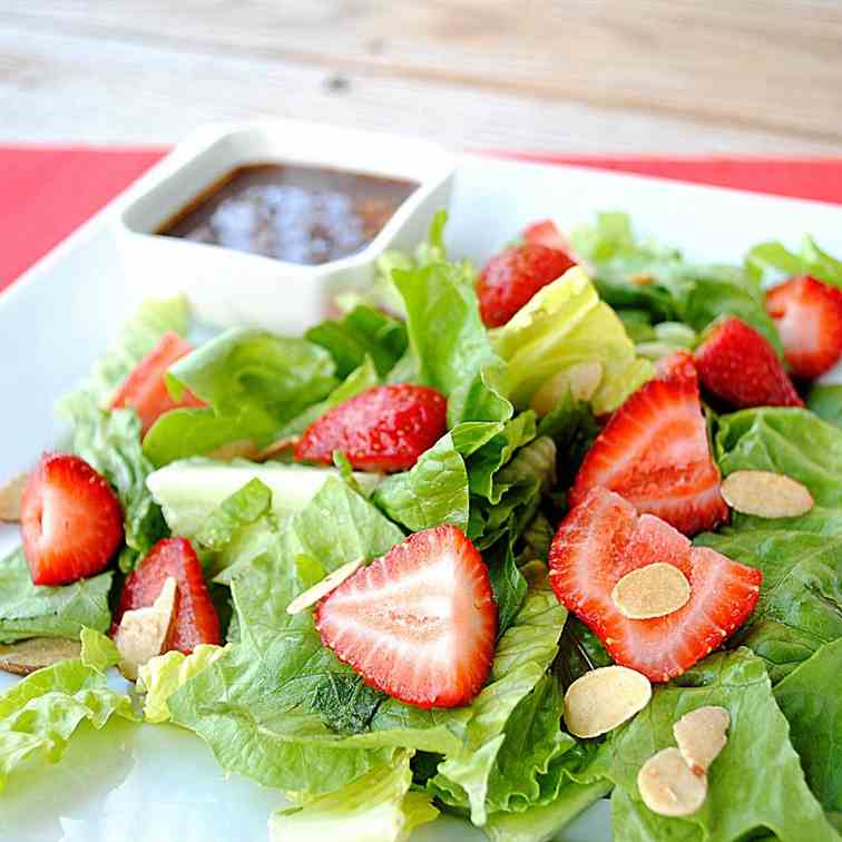 Strawberry Balsamic Vinaigrette Salad