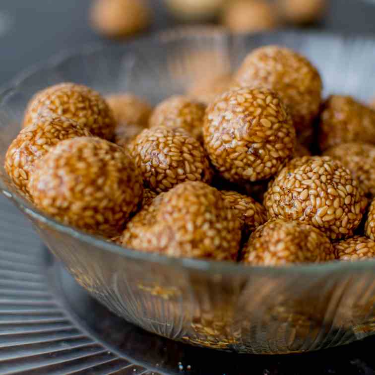 Til Ke Ladoo-Til Gud Laddu-Sesame Seed Sw