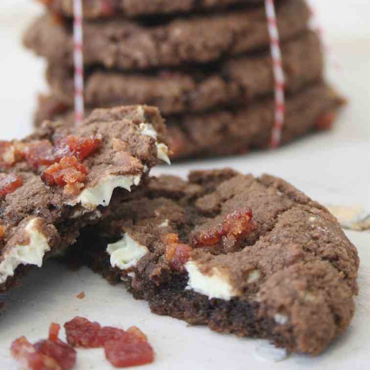 Chocolate Cookies with Candied Bacon 