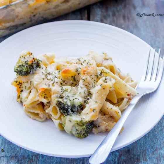 Easy Cheesy Broccoli Pasta Bake