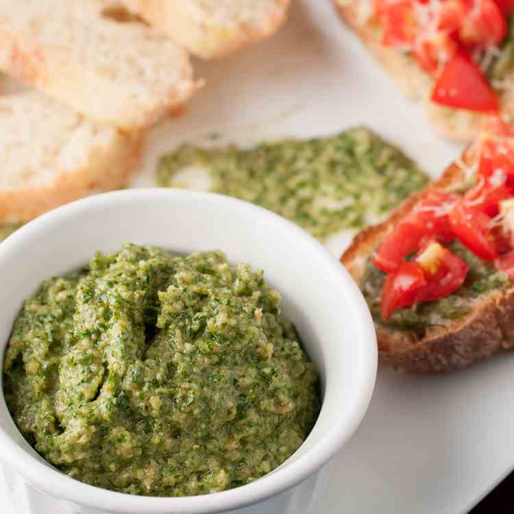 Toasted Walnut Spinach Basil Pesto