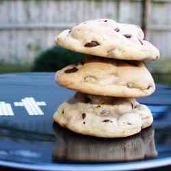 Oreo-Stuffed Chocolate Chip Cookies