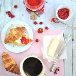 Strawberry-red currants preserve