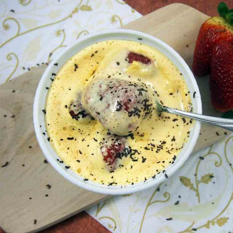 Strawberries baked in zabaglione