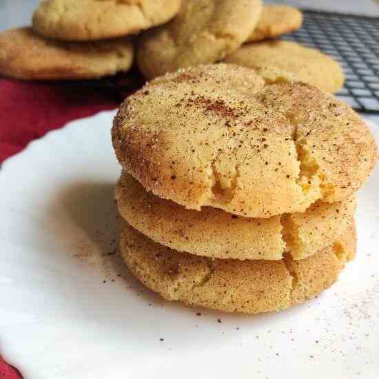 Easy vegan snickerdoodle cookies