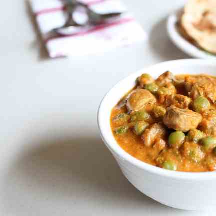 Indian styled Mushrrom green peas curry