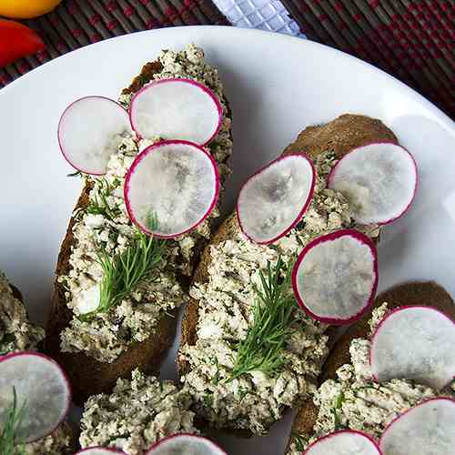 Black Garlic Farmers Cheese Spread