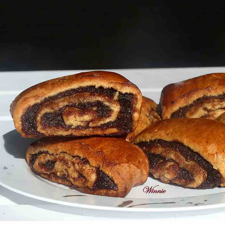 Honey-Dough Filled Rolled Cookies