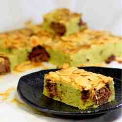 Green tea cake with chocolate chunks