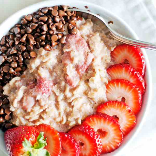 Quick Strawberry Chocolate Oatmeal