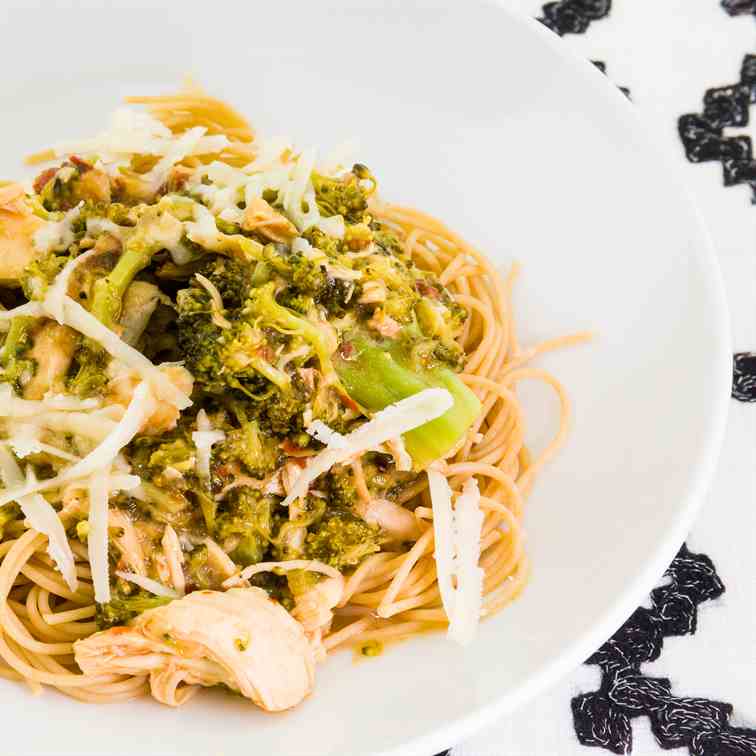 Chicken Breast and Broccoli Pasta