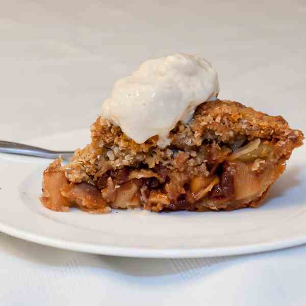 Pear Cherry Crumble Pie