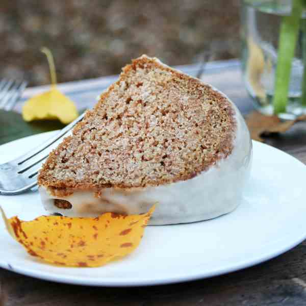 Apple Spice Cake With Maple Glaze